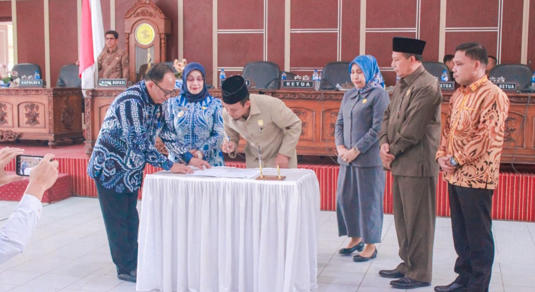 Wabup Labuhanbatu  Hadiri Rapat Paripurna Penetapan Ranperda Perubahan P-APBD TA 2023