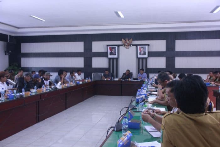 Audiensi DPRD dan APTESI Hasilkan Empat Poin Kesepakatan Soal Tanaman Teh di Sidamanik