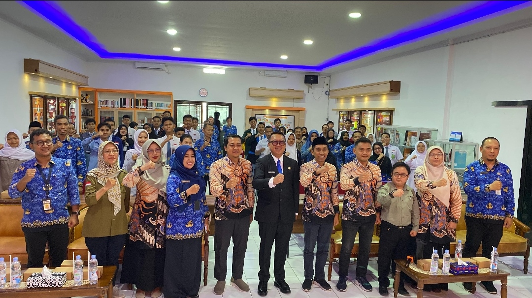 KPU Karanganyar Gelar Sosialisasi Pemilih Pemula dan Apresiasi MILKOI 2025, Momentum Wujudkan Demokrasi Cerdas