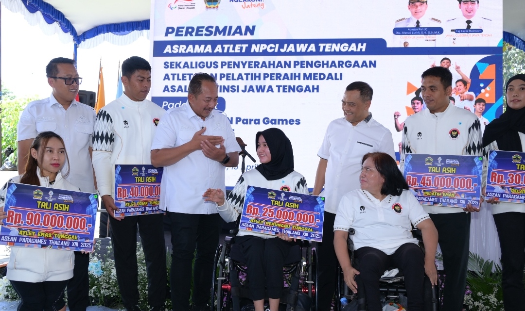 Gubernur Resmikan Asrama NPCI Jateng di Karanganyar, Atlet Peraih Medali ASEAN Para Games 2025 Terima Reward 