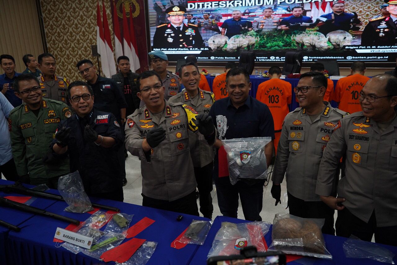  Hentikan Perburuan Badak Jawa, Tim Gabungan KLHK dan Polda Banten Tangkap 5 Pemburu Buron/DPO