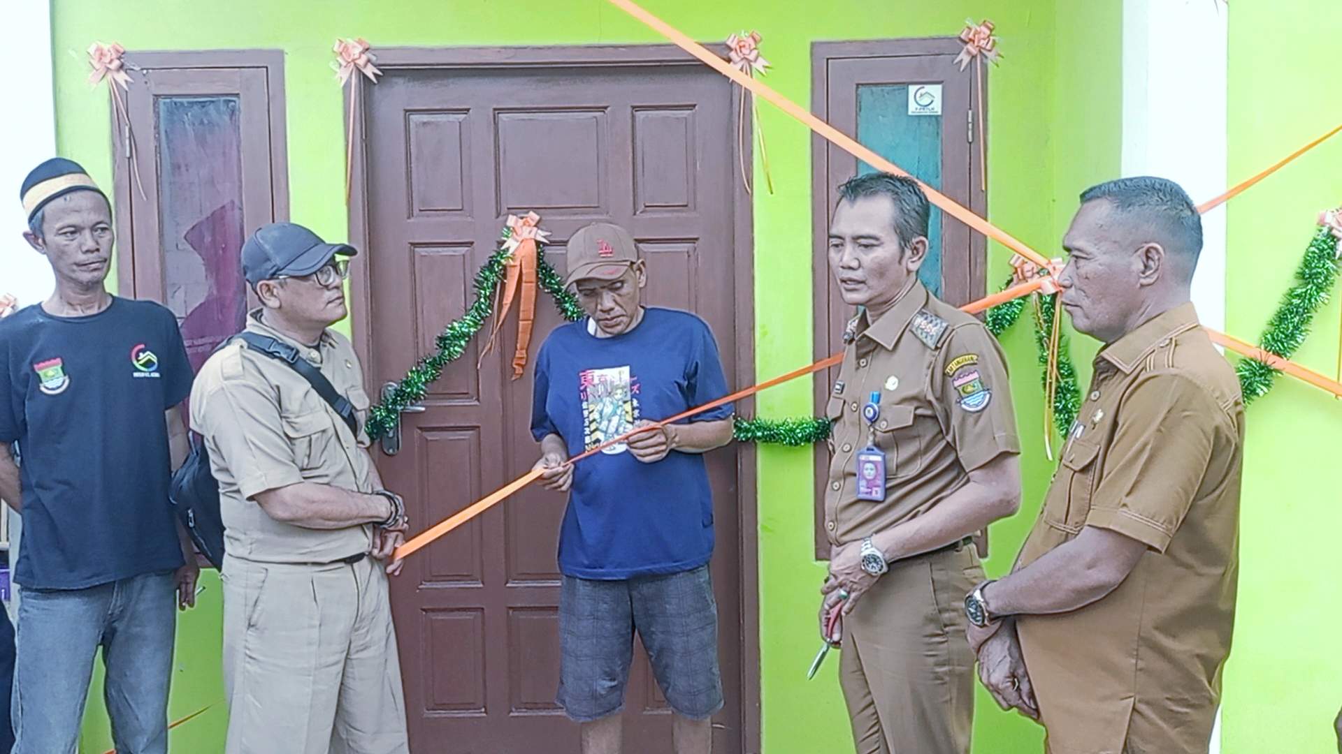 Dinas Perkim dan Camat Kemiri Serahkan Secara Simbolis Program RTLH kepada 50 Penerima Manfaat di Desa Klebet