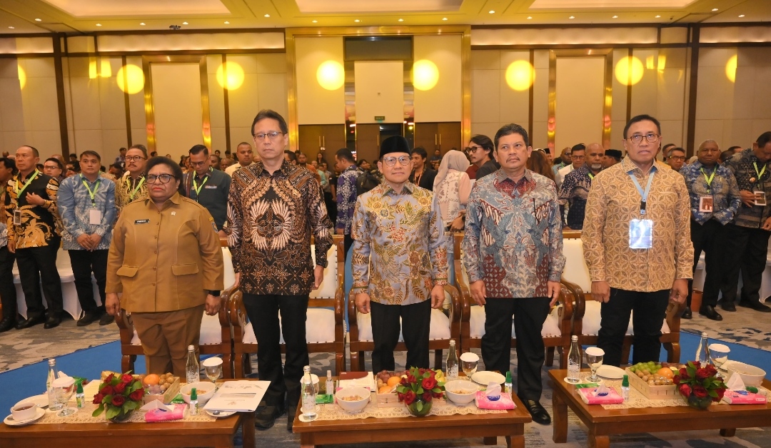 Bupati Labuhanbatu Terima Penghargaan Universal Health Coverage (UHC) Tingkat Pratama