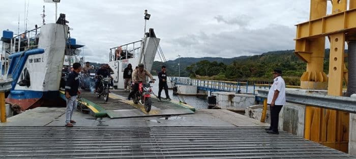 Pelayaran Pelabuhan Tigaras, Simanindo Dihentikan Sementara Akibat Angin Kencang