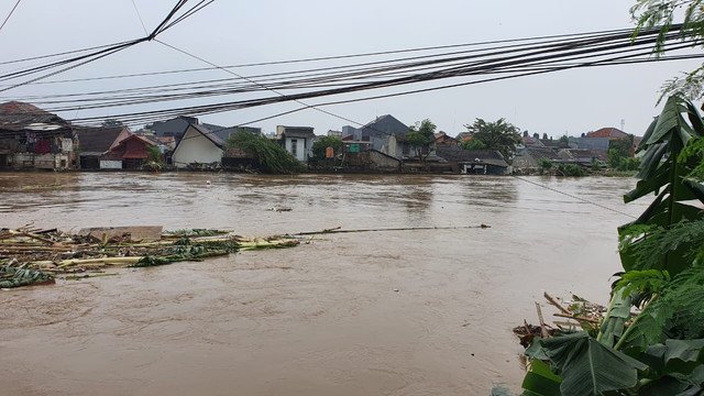 Tanggul Perum PGP Jatirasa Rawan Jebol, Warga Teriak, Pemkot Diam !!