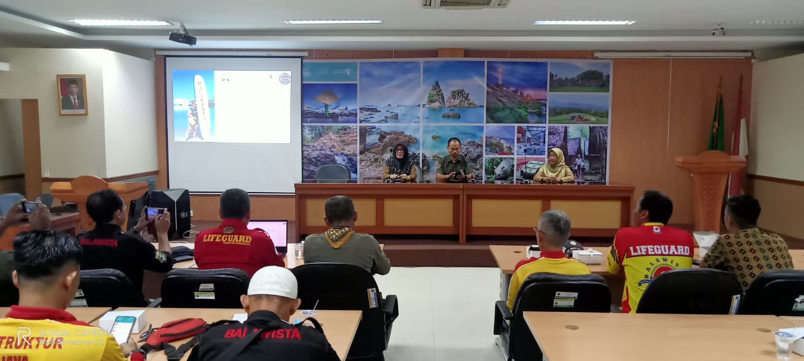 Siaga Wisata Nataru, Balawista dan Dinas Pariwisata Provinsi Banten Terjunkan 200 Personil di objek Wisata.