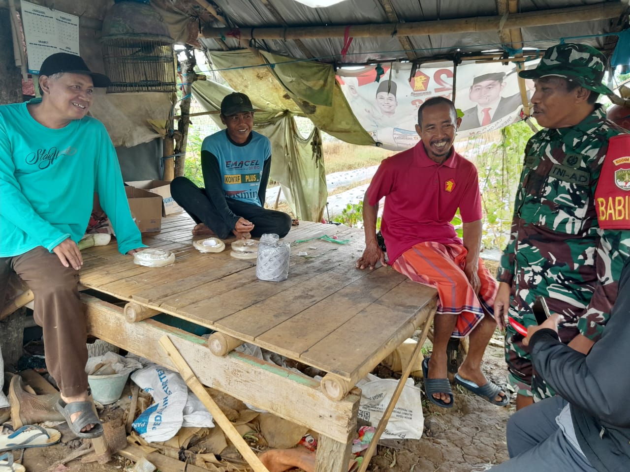 Babinsa Pagenjahan Jalin Silaturahmi, Perkuat Komsos di Kronjo