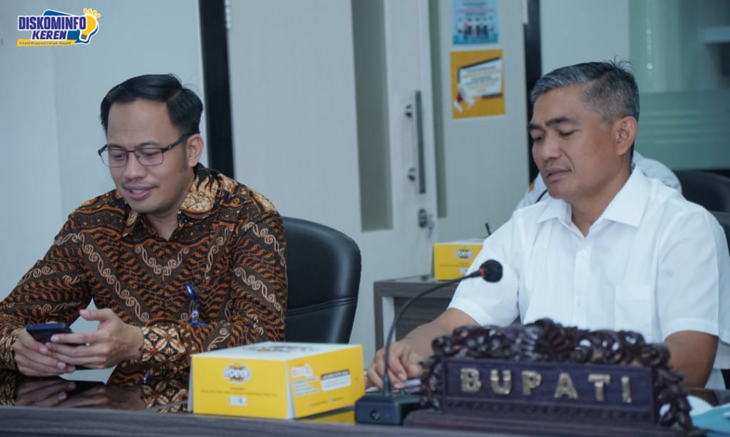 Dengan Pj Bupati Karanganyar Ikuti Rakornas Pengendalian Inflasi  Pangan Secara Virtual 