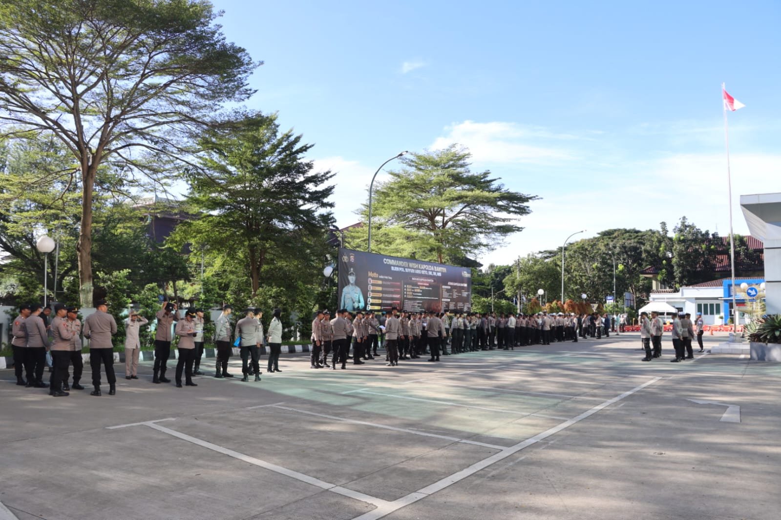 Semangat Apel Pagi! Wakapolresta Tangerang Tekankan Pentingnya Pembinaan Rohani dan Mental untuk Personel
