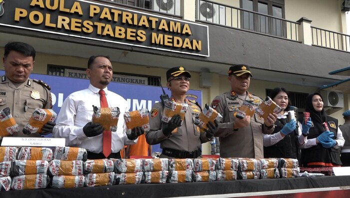 Polrestabes Medan Puluhan Ribu Kilogram Sabu dan Ribuan Butir Happy Five Musnahkan