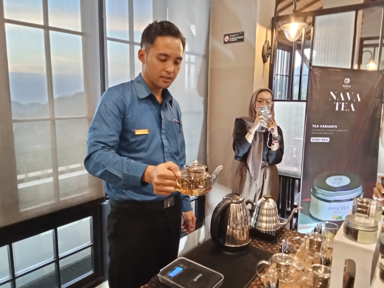 Nava Hotel Tawangmangu Hadirkan Nava Tea Sensasi Teh Istimewa dari Daun Teh Pilihan di Kaki Gunung Lawu