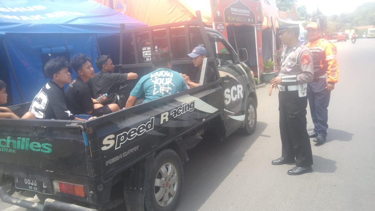  Polres Purwakarta Imbau Warga Tak Gunakan Pickup Untuk Berwisata