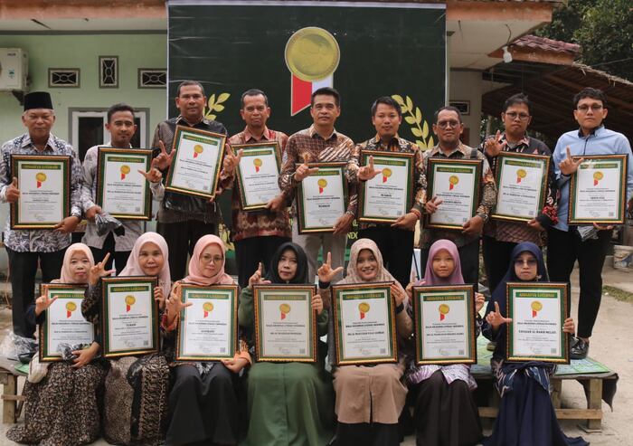 Kembangkan Literasi, 12 Sekolah Swasta dan 8 Rekoris Perseorangan di Sumut Dapat Penghargaan