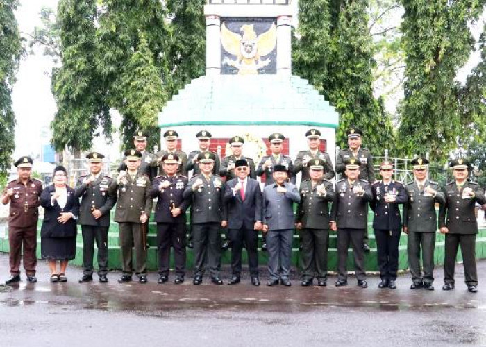 Peringatan HUT TNI ke-80: Kapolres Simalungun Ikuti Ziarah Kubur Nasional dan Tabur Bunga