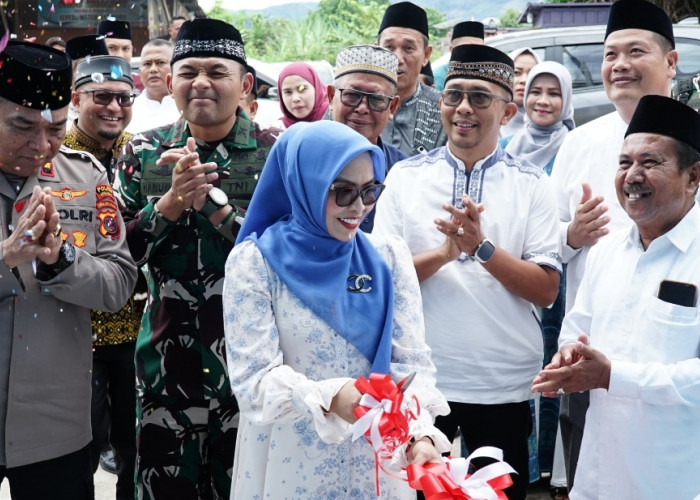 Bedah Buku Biografi Filsuf Pesisir Pantai, Bupati Labuhanbatu: Ilmu dan Akhlak Harus Berjalan Beriringan