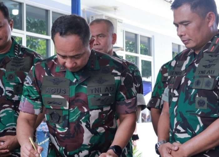 Panglima Jendral TNI Agus Subiyanto Lakukan Giat Kunjungan Sekaligus Resmikan SPPG  Di Kabupaten Karanganyar 