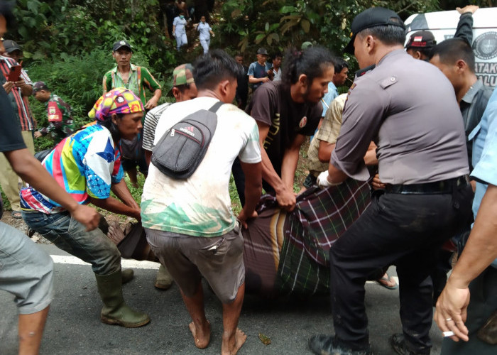Polsek Dolok Panribuan Evakuasi Petani Epilepsi yang Meninggal Saat Memancing di Sungai Aekpogos