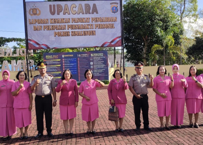 Kapolres Pimpin Upacara Kenaikan Pangkat dan Pelepasan Purnabakti di Polres Simalungun