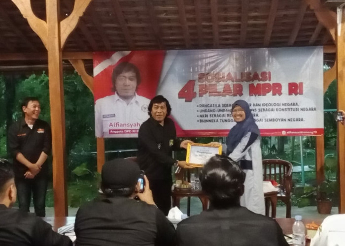 Komeng Sosialisasikan 4 Pilar MPR RI Bersama Komunitas Seniman di Bogor