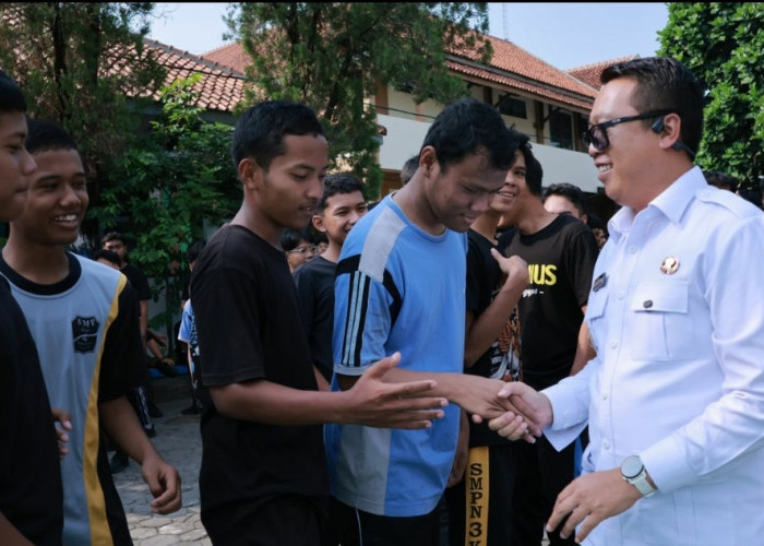 Sosialisasi Stunting dan Penyakit Menular Khusunya AIDS, TBC, dan Malaria di SMA N 2 Karanganyar  Dibuka