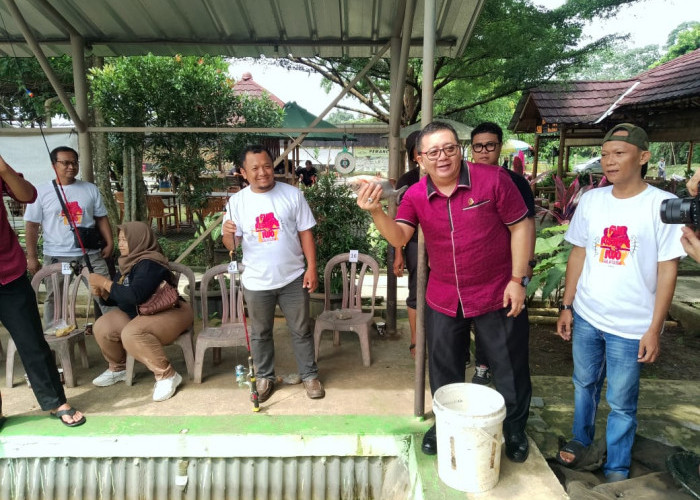 Refreshing Usai Perhelatan Pilkada 2024, Jurnalis Mancing Bogor di Saung Muara Cibinong