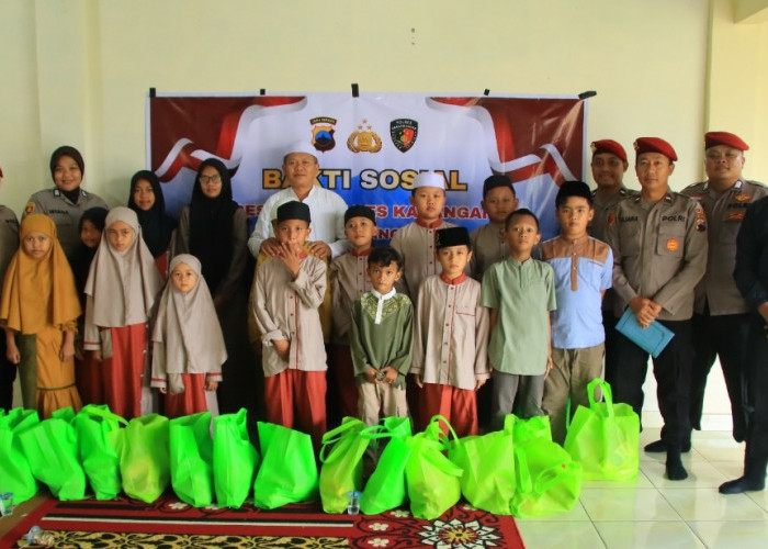 Sat Reskrim Polres Karanganyar Gelar Bakti Sosial  Di TPA AZ ZAHRO Dalam Rangka Hari  Jadi  Fungsi Reserse Pol