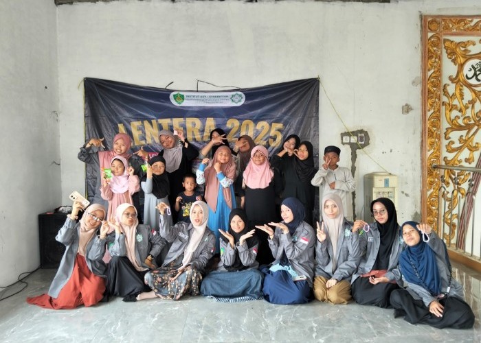 LENTERA 4: Kegiatan Meronce Kreatif untuk Stimulasi Potensi Anak di Cipondoh