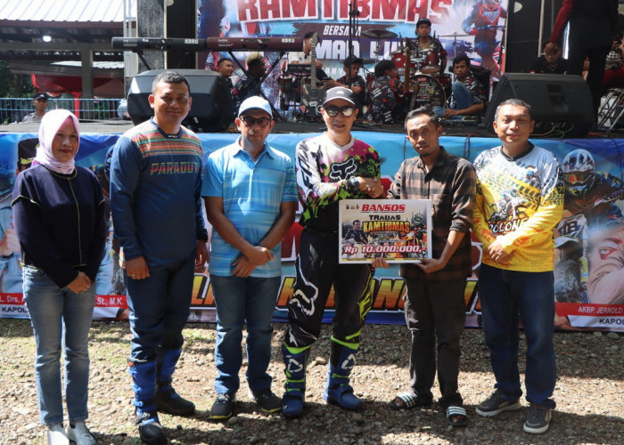 400 Rider Motor Cross Ikuti Trabas Kamtibmas Polres Karanganyar bersama Kapolda Jateng 