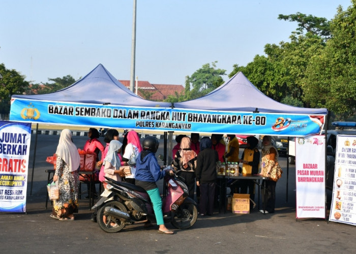 Polres Karanganyar  Hari Bhayangkara ke-80,   Gelar Bazar Sembako Murah dan Jumat Berkah untuk Masyarakat
