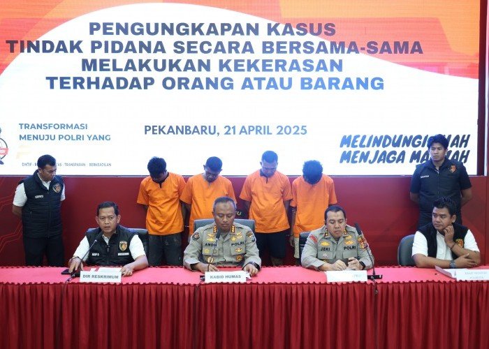Polda Riau Tangkap Empat Debt Collector yang Terlibat Pengrusakan dan Intimidasi