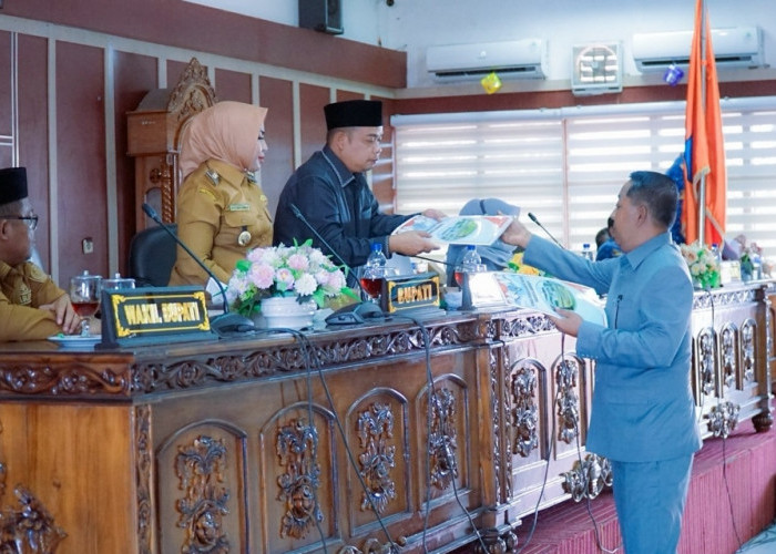 Bupati Labuhanbatu Terima Laporan Rekomendasi Dari DPRD Terhadap LKPJ TA.2025