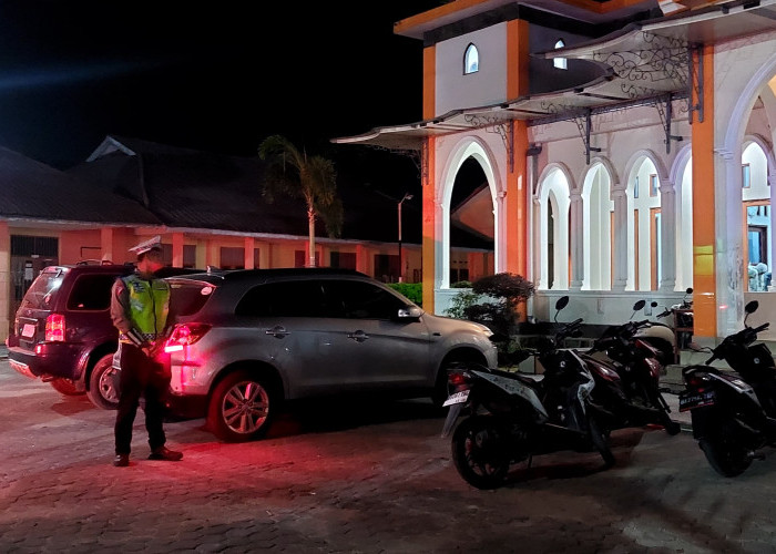 Sat Lantas Polres Simalungun Gelar Blue Light Patrol di Masjid-Masjid Selama Sholat Tarawih