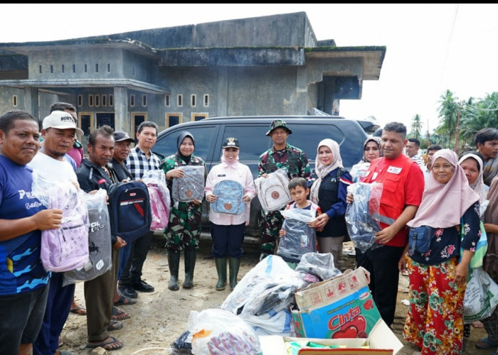 Bupati Labuhanbatu Temui Warga Batang Toru dan Garoga Tapsel yang Terdampak Banjir