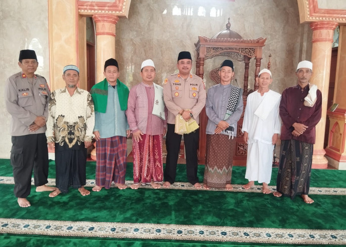 Kapolsek Rajeg Gelar Shalat Jumat Keliling, Pererat Silaturahmi dengan Warga Sukamanah