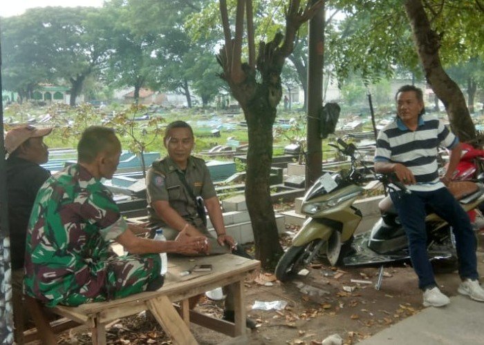 Babinsa Ajak Warga Salembaran Jaga Kerukunan