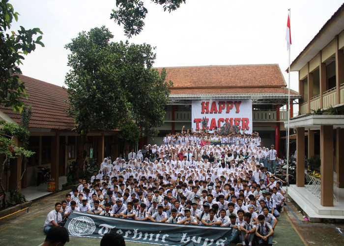 Yayasan Bina Sejahtera Bogor Rayakan HGN dan HUT PGRI Ke 78 Dengan Upacara Bendera Berlangsung Khidmat