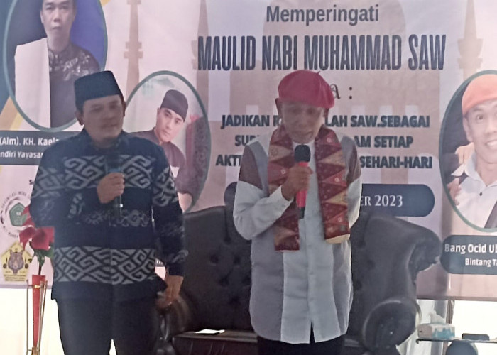 Bang Ocid Ubur-ubur Meriahkan Maulid Nabi Muhammad SAW 1445 H di Yayasan Al Akhyar Kalimurni Bogor