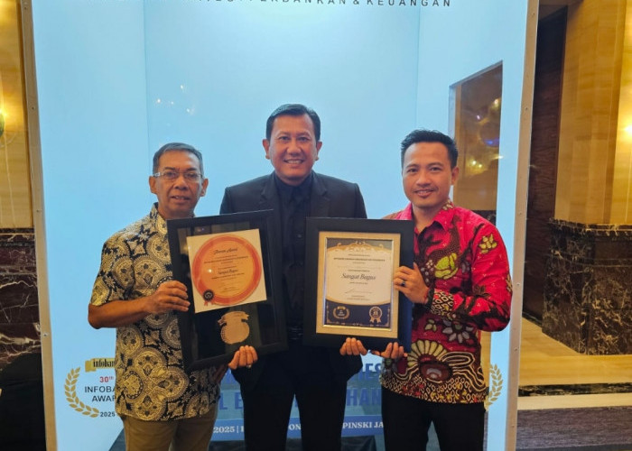 PT BPR Bank Daerah Karanganyar Raih TITANIUM Award 2025 dari Infobank  Kinerja selama 15 Tahun