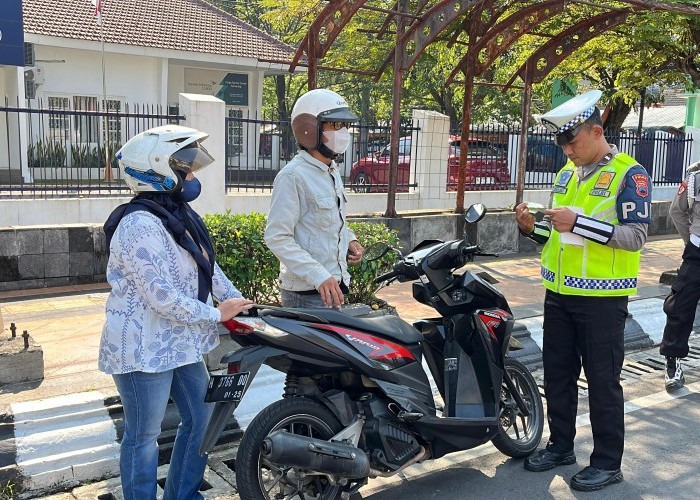 Polda Jateng Kembali Gandeng Samsat Keliling Dalam Razia, Mudahkan Masyarakat Untuk Bayar Pajak Kendaraan