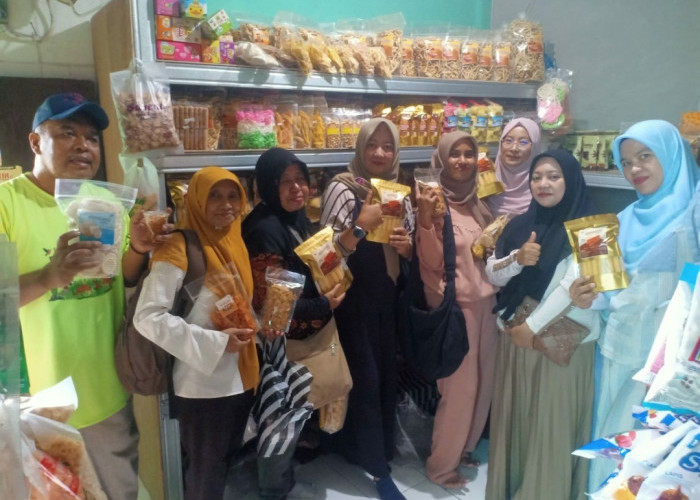 PPIQaila kembali gelar kunjungan kedua ke pabrik simping dan semprong di Kebun Pedas