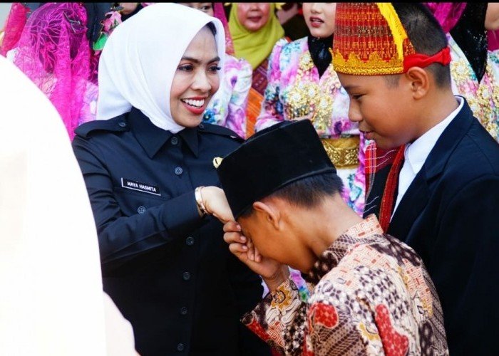 Bupati Labuhanbatu Pimpin Upacara Peringatan Hardiknas di SMPN 1 Rantau Selatan
