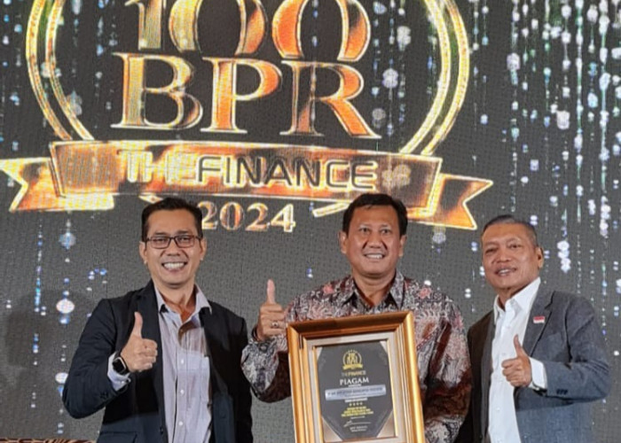 Bank Daerah Karanganyar Secara Profesional Raih Penghargaan TOP 100 BPR dari THE FINANCE TH 2024 