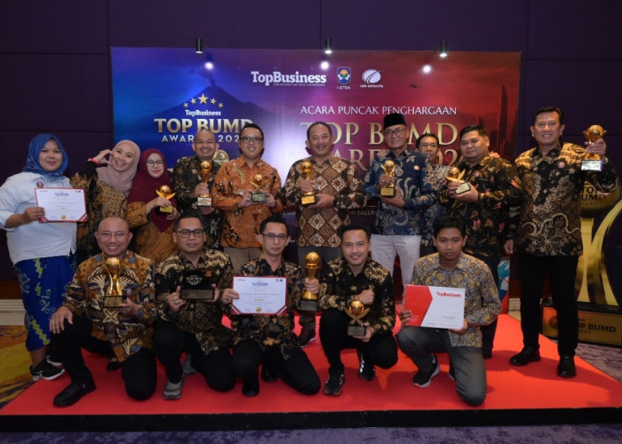 PT BPR Bank Daerah Karanganyar Raih Penghargaan TOP Pembina BUMD Awards 2026