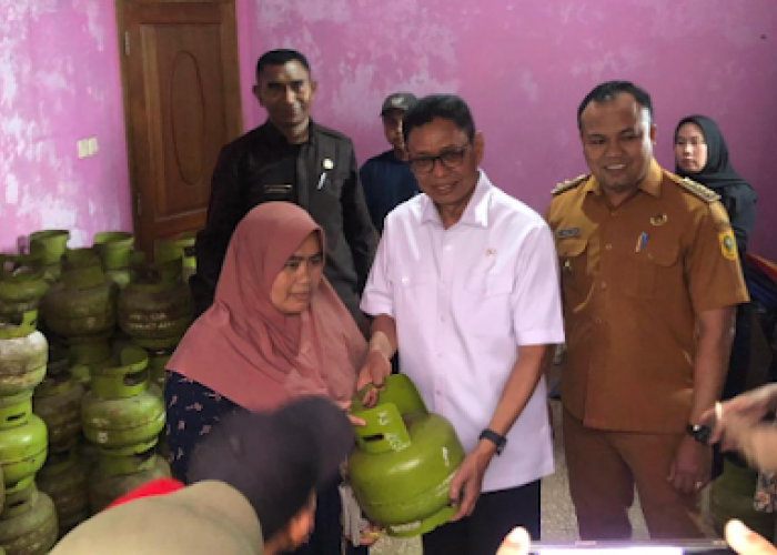 Wamen ESDM Tinjau Pangkalan Gas di Bogor, Pastikan Ketersediaan Elpiji 3 Kg