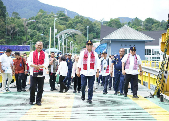 Dirjen Hubdat Tinjau Sarana dan Prasarana Pelabuhan Penyebrangan di Danau Toba