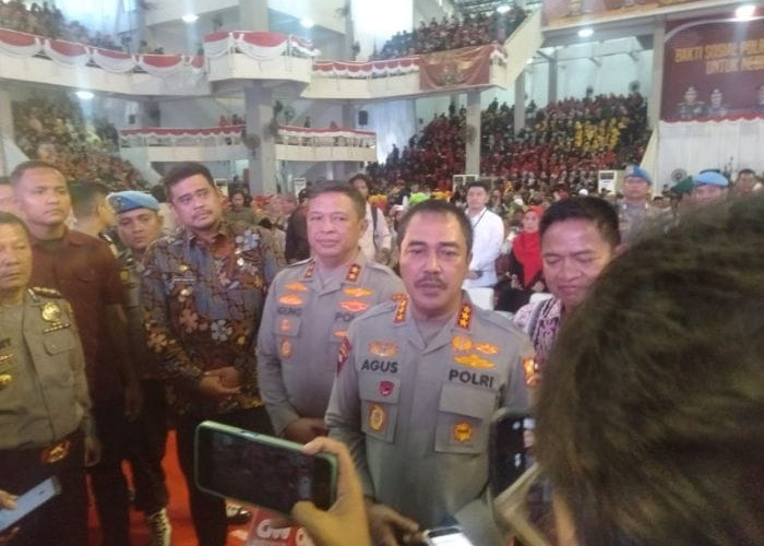 Wakapolri Bagikan 5.000 Paket Sembako di Medan