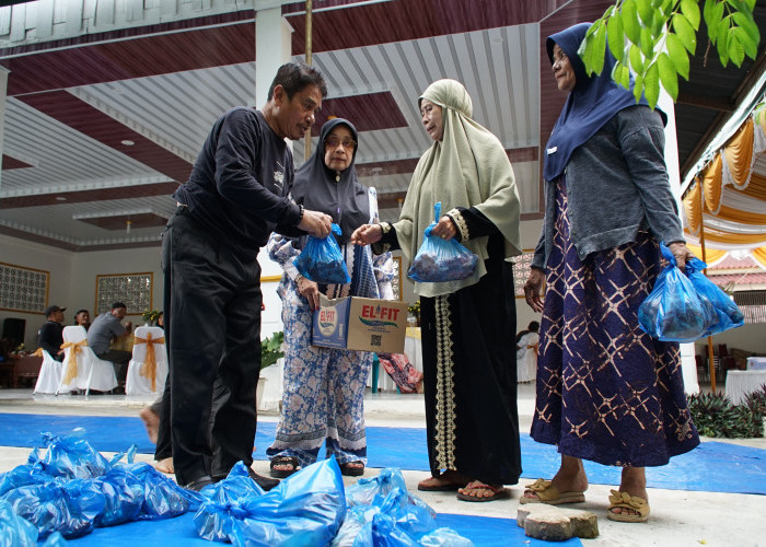 Plt. Bupati Labuhanbatu Sembelih Empat Ekor Sapi Kurban 