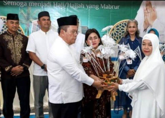 111 Jemaah Calon Haji/Hajjah Dapat Tepung Tawar Walikota Siantar dan Forkopimda