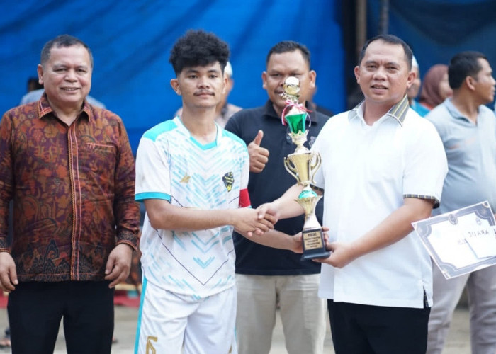 Bupati Menyaksikan Laga Final Turnamen Futsal Purwosari Cup 2023