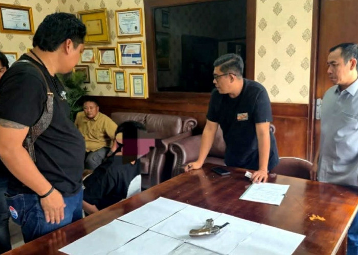 Ketum PWDPI Desak APH Bongkar Aktor Utama Bank Keliling Ilegal, Telusuri Asal Senjata Tajam dan Peluru